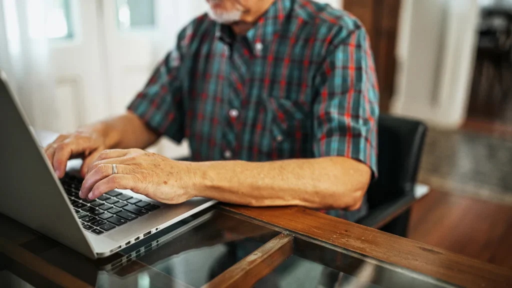 Cover - Technology lower risk of Dementia